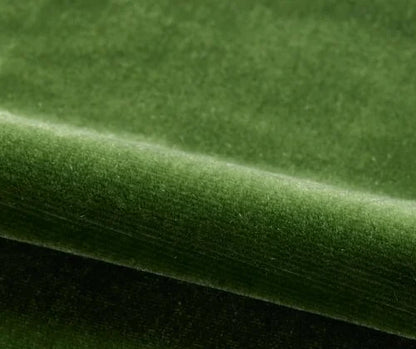 Close-up of a green leaf with detailed texture
Velours Uni – Luxury Silk Fabric -Emeraude